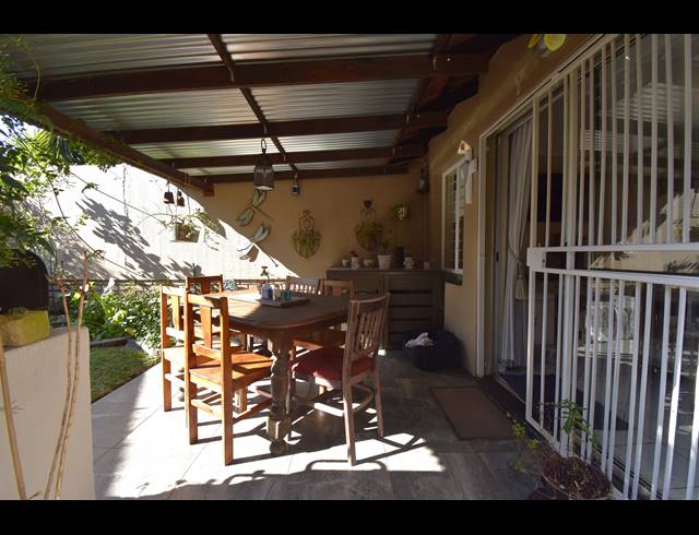 2 BEDROOM SIMPLEX FOR SALE IN NORTHWOLD
